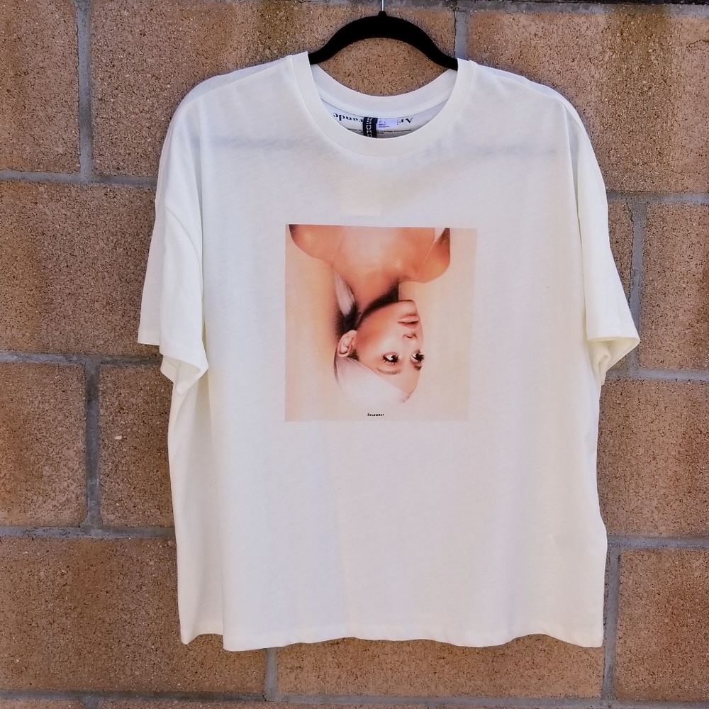 NWT Ariana Grande H&M Shirt